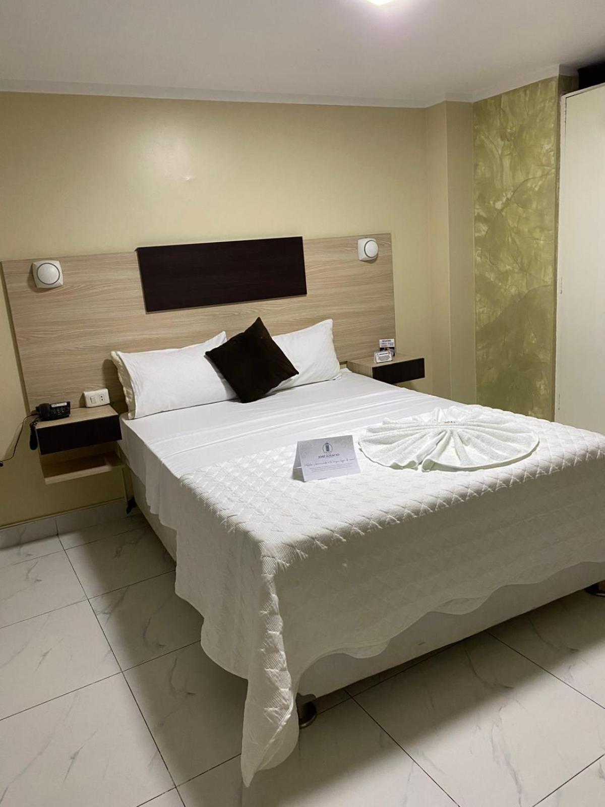 Hotel Jose Ignacio Chepén Esterno foto